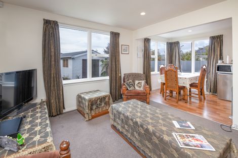 Photo of property in 45 Farquhars Road, Redwood, Christchurch, 8051