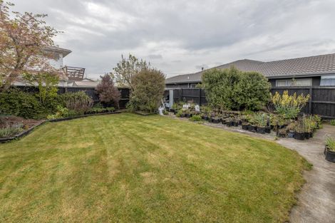 Photo of property in 45 Farquhars Road, Redwood, Christchurch, 8051