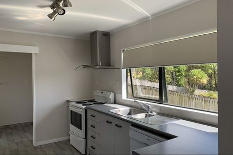 Photo of property in 10 Meynell Court, Glen Eden, Auckland, 0602