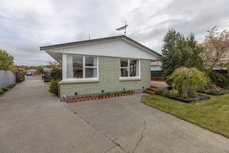 Photo of property in 45 Farquhars Road, Redwood, Christchurch, 8051