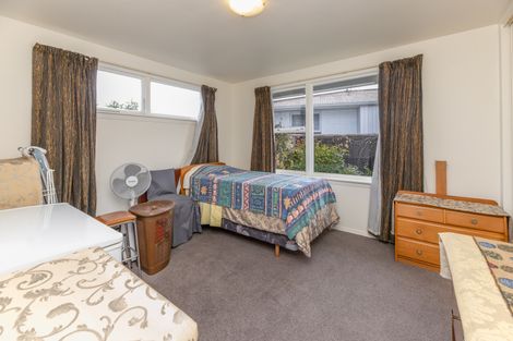 Photo of property in 45 Farquhars Road, Redwood, Christchurch, 8051