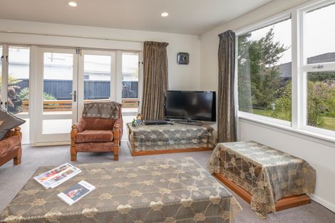 Photo of property in 45 Farquhars Road, Redwood, Christchurch, 8051