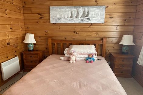 Photo of property in 12 Rifleman Rise, Unsworth Heights, Auckland, 0632