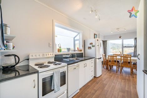 Photo of property in 75 Petrie Street, Wainuiomata, Lower Hutt, 5014