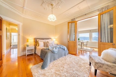 Photo of property in 35 Palliser Road, Roseneath, Wellington, 6011