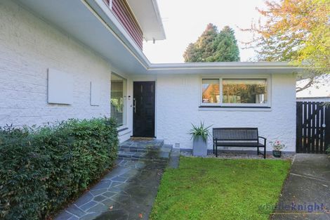 Photo of property in 2/2a Medbury Terrace, Fendalton, Christchurch, 8041