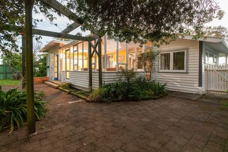 Photo of property in 72 Wellington Road, Paekakariki, 5034