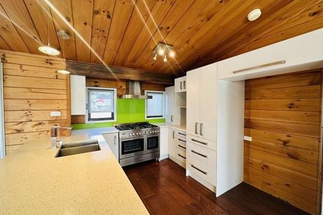 Photo of property in 11a Pendene Place, Forrest Hill, Auckland, 0620