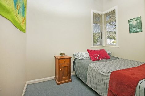 Photo of property in 63 Endeavour Street, Lyall Bay, Wellington, 6022