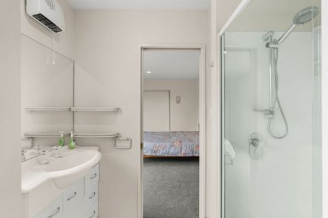 Photo of property in 4 Rosefield Lane, Northcote, Christchurch, 8052