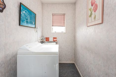 Photo of property in 17 Momorangi Crescent, Redwood, Christchurch, 8051