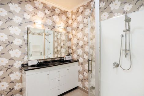 Photo of property in 291 Napier Road, Kelvin Grove, Palmerston North, 4470