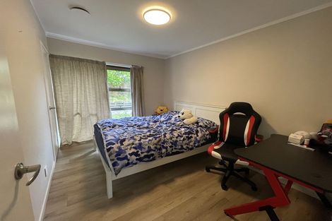 Photo of property in 18 King Richard Place, Browns Bay, Auckland, 0630