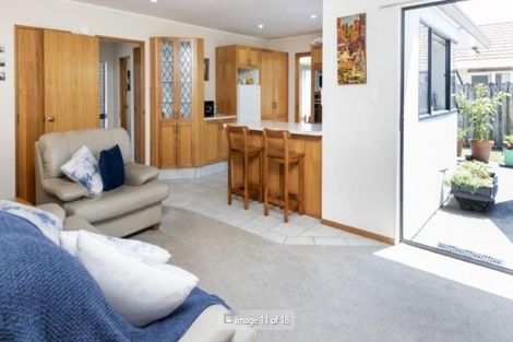 Photo of property in 10 Travers Place, Northpark, Auckland, 2013