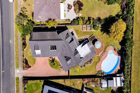 Photo of property in 9 County Drive, Hawera, 4610