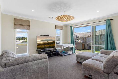 Photo of property in 84 Bert Wall Drive, Omokoroa, 3114