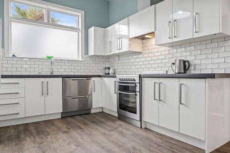 Photo of property in 170 Shaw Avenue, New Brighton, Christchurch, 8083