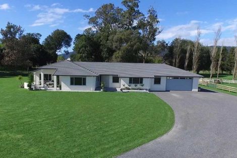 Photo of property in 24 Wakefield Road, Levin, 5571