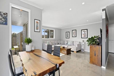 Photo of property in 9 Smith Street, Lepperton, New Plymouth, 4373