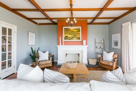 Photo of property in 4 Cobden Lane, Bluff Hill, Napier, 4110