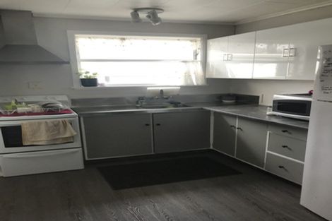 Photo of property in 2/129 Martin Street, Wallaceville, Upper Hutt, 5018