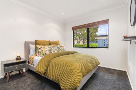 Photo of property in 63 Ruapehu Drive, Fitzherbert, Palmerston North, 4410