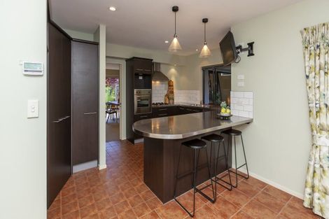 Photo of property in 2 Pukatea Close, Raumati Beach, Paraparaumu, 5032