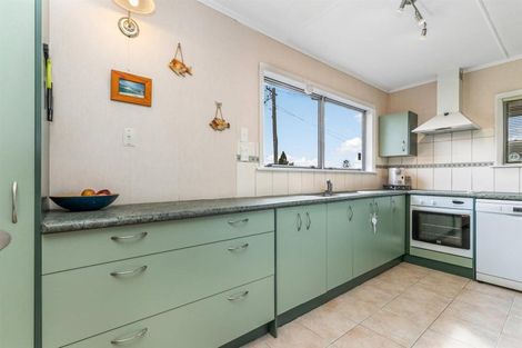 Photo of property in 90 Howard Road, Orere Point, Papakura, 2585