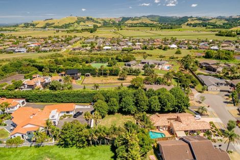 Photo of property in 11 St Clair Place, Browns Bay, Auckland, 0630