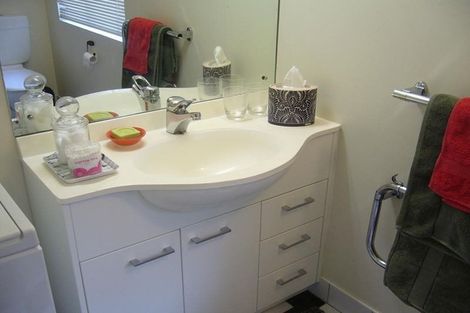 Photo of property in 5 Cheshire Street, Cannons Creek, Porirua, 5024