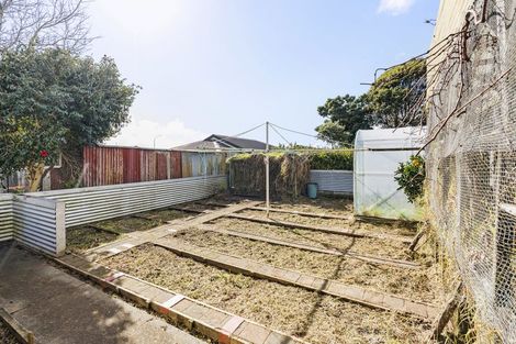 Photo of property in 63 Morley Street, New Plymouth, 4310
