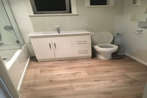 Photo of property in 1/39 Manuka Road, Bayview, Auckland, 0629