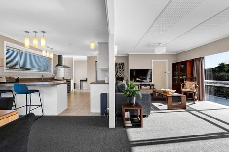 Photo of property in 17 Dives Avenue, Hawera, 4610