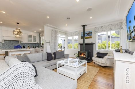 Photo of property in 41 Riverhead Road, Kumeu, 0810