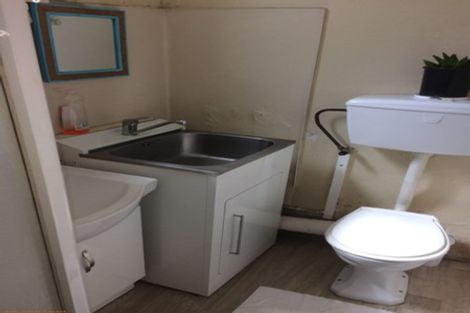 Photo of property in Devonport Apartments, 18/127 Saint Aubyn Street, New Plymouth, 4310