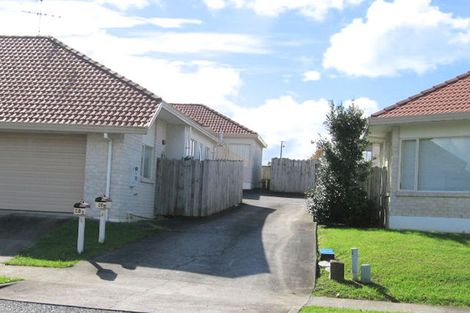 Photo of property in 81c Mirrabooka Avenue, Botany Downs, Auckland, 2010