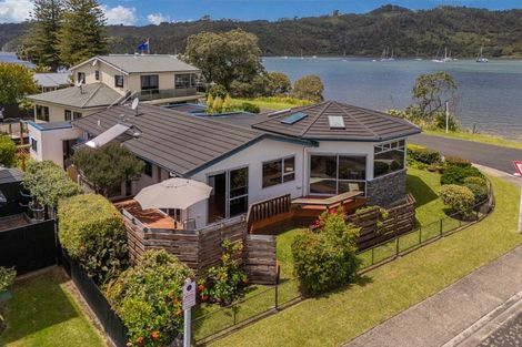 Photo of property in 53 Robinson Road, Whitianga, 3510