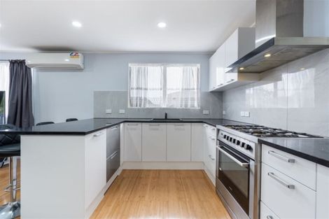 Photo of property in 23a Bellringer Road, Massey, Auckland, 0614