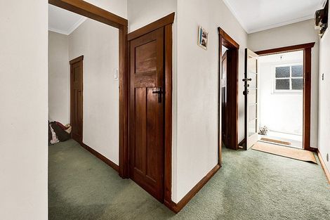 Photo of property in 45 Mangorei Road, Strandon, New Plymouth, 4312