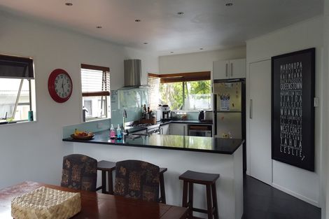 Photo of property in 2/224 Forrest Hill Road, Forrest Hill, Auckland, 0620
