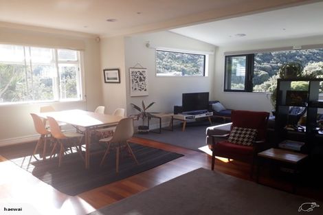 Photo of property in 73 Hungerford Road, Houghton Bay, Wellington, 6023