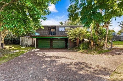Photo of property in 10 Tokay Place, Huapai, Kumeu, 0810