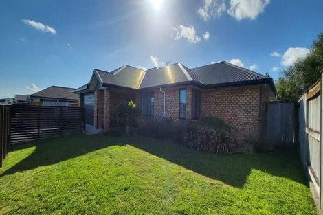 Photo of property in 16 Chestnut Close, Kelvin Grove, Palmerston North, 4414