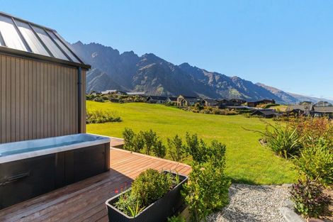 Photo of property in 9 Arran Lane, Jacks Point, Queenstown, 9371