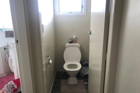 Photo of property in 40 Tahi Terrace, Glen Eden, Auckland, 0602