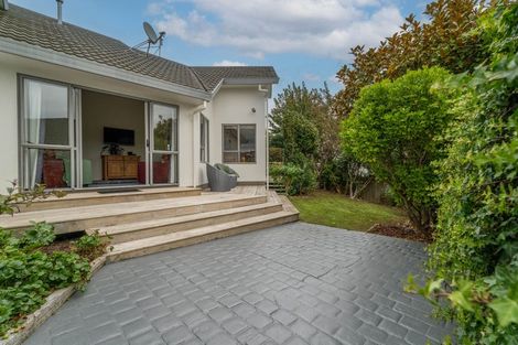 Photo of property in 2 Myers Grove, Churton Park, Wellington, 6037