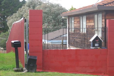 Photo of property in 16 Faram Place, Massey, Auckland, 0614