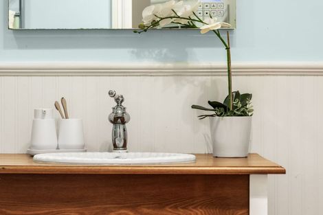 Photo of property in 4 Kereru Grove, Greenhithe, Auckland, 0632