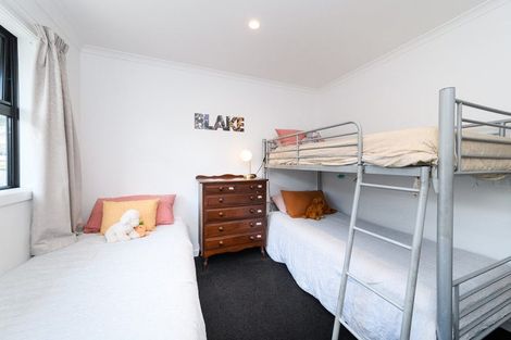 Photo of property in 33 Galea Grove, Kelvin Grove, Palmerston North, 4414