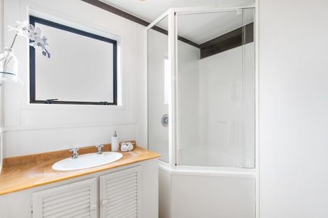 Photo of property in 82d Verbena Road, Birkdale, Auckland, 0626